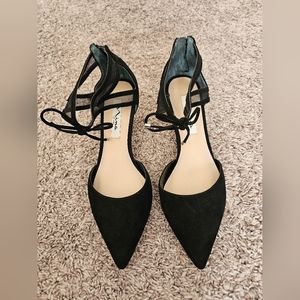 Nina low hill pumps
